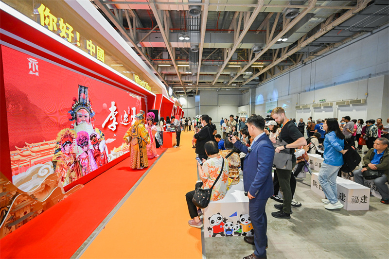 中国内地集中展区现场呈现精彩表演。亚洲旅游中心供图