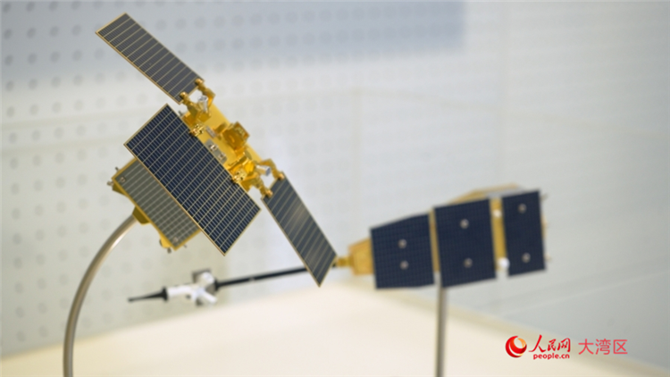 “澳科一号”卫星模型。人民网 吴宇扬扬摄