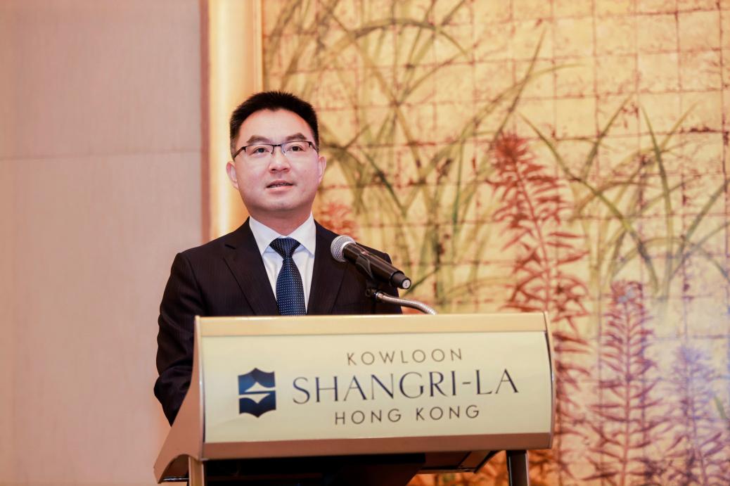 甘孜州政府副州长袁纲致辞。主办方供图