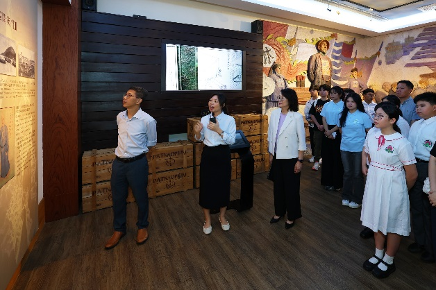 图为澳门青少年在林则徐纪念馆开展禁毒主题教育活动。澳门特区社会工作局供图