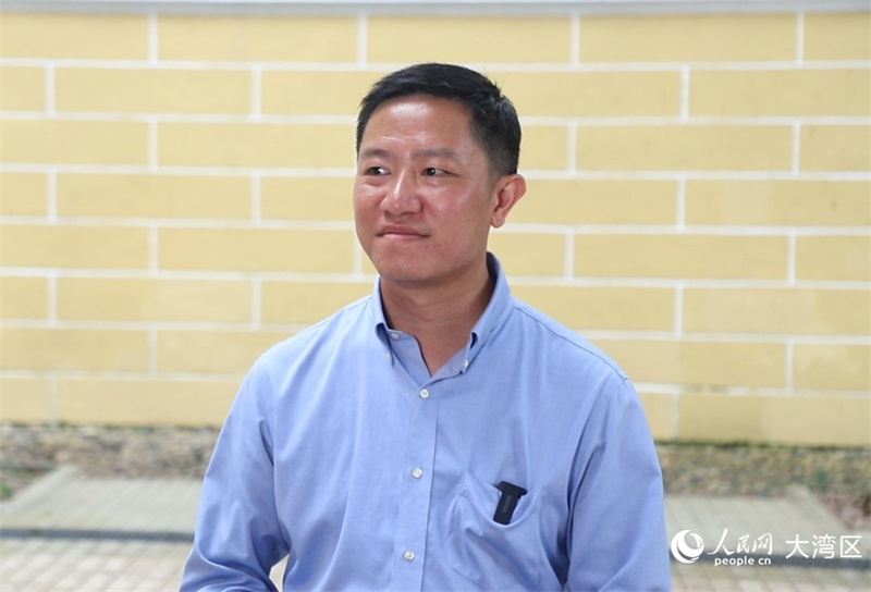 澳门特区政府文化局文化遗产保护处处长何卓锋接受采访。人民网 吴宇扬扬摄