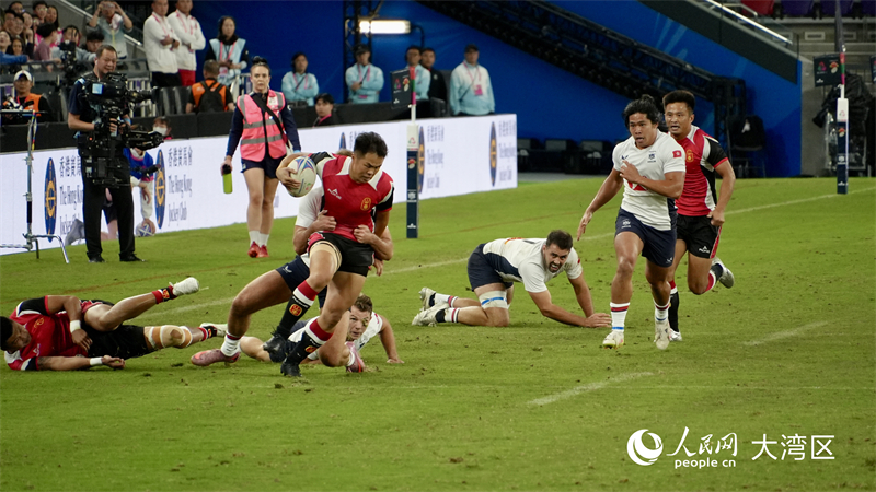 图2.十五运会七人制橄榄球赛现场。人民网 严小晶摄