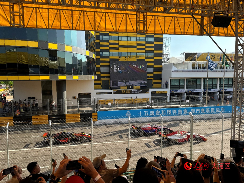 图为第二届国际汽联FR世界杯的比赛现场。人民网记者 富子梅摄