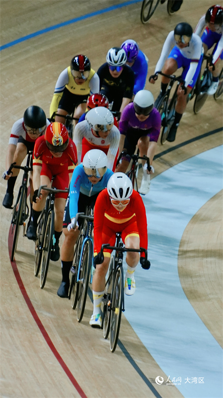 十五运会场地自行车女子全能赛现场。人民网 严小晶摄