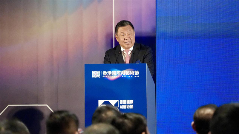 紫荆文化集团董事长许正中致辞。人民网 吴宇扬扬摄