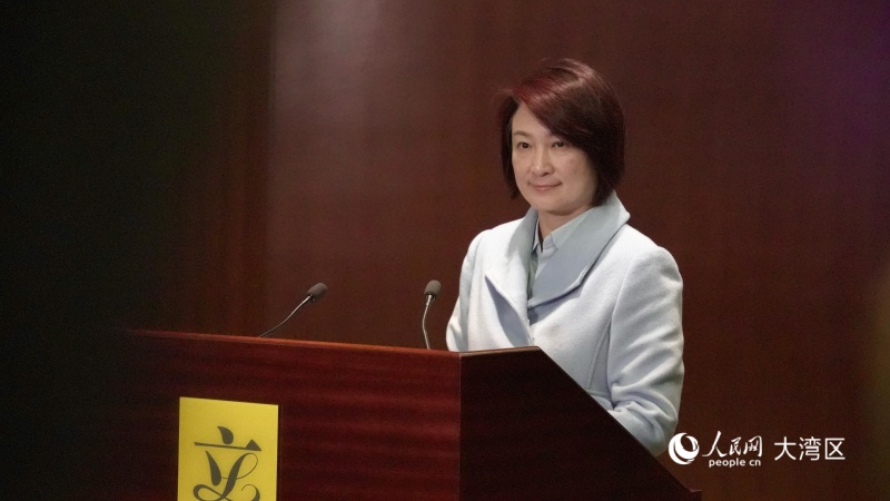 图1.李慧琼当选香港特区第八届立法会主席后接受采访。人民网 吴宇扬扬 摄