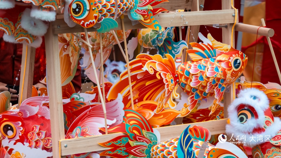 非遗文创亮相香港年宵市场。人民网 吴宇扬扬摄