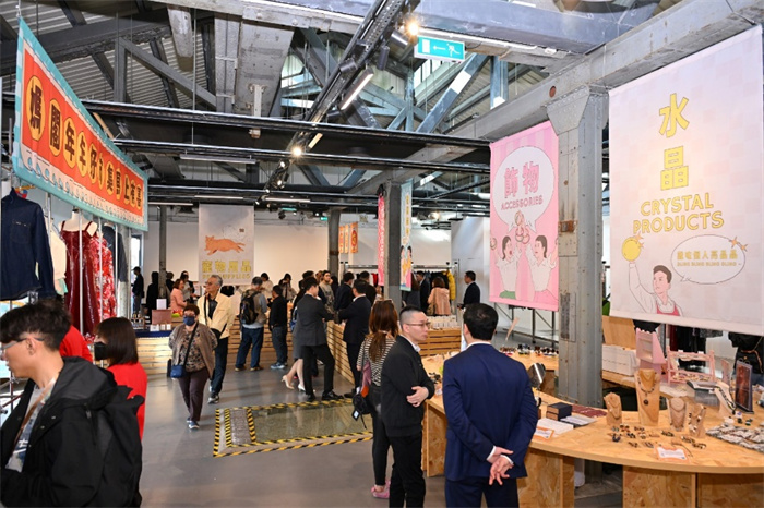 图为“妈阁年年好市集”多品类文创时尚潮品引客来。主办方供图