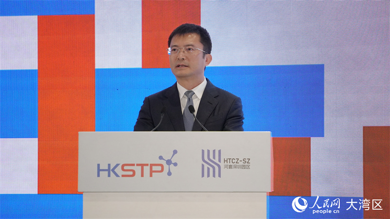 深圳市政协副主席、福田区委书记兼河套发展署党组书记黄伟致辞。人民网 严小晶摄
