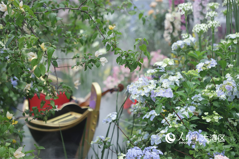 2026香港花卉展览童话主题造景。人民网实习生向芷菡 摄