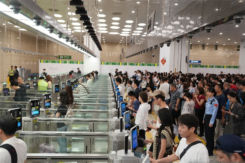 图为横琴口岸合作智能快捷通道。横琴边检站供图