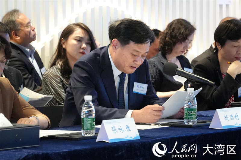 青岛市副市长赵胜村进行主题推介。人民网实习生 向芷菡摄