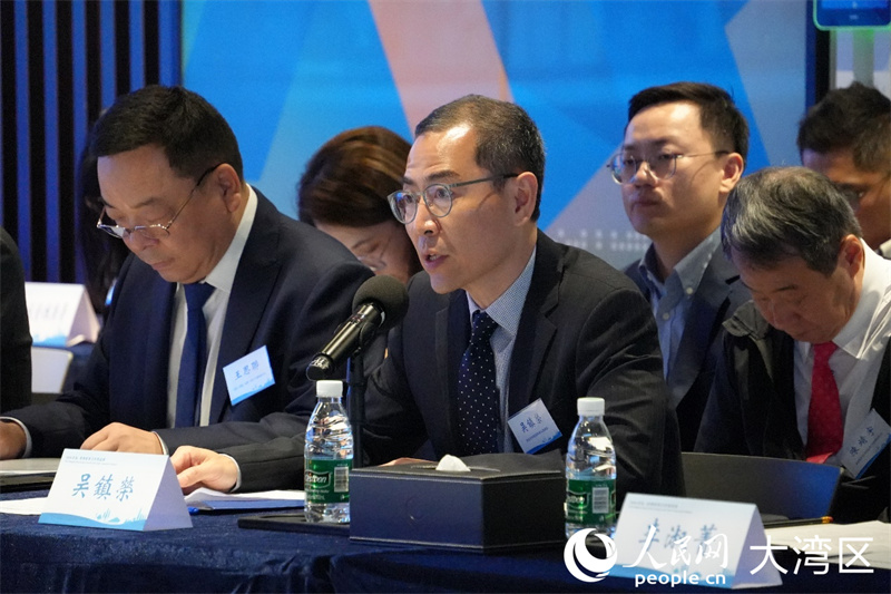 香港贸易发展局服务业拓展总监吴镇荣发言。人民网实习生 向芷菡摄