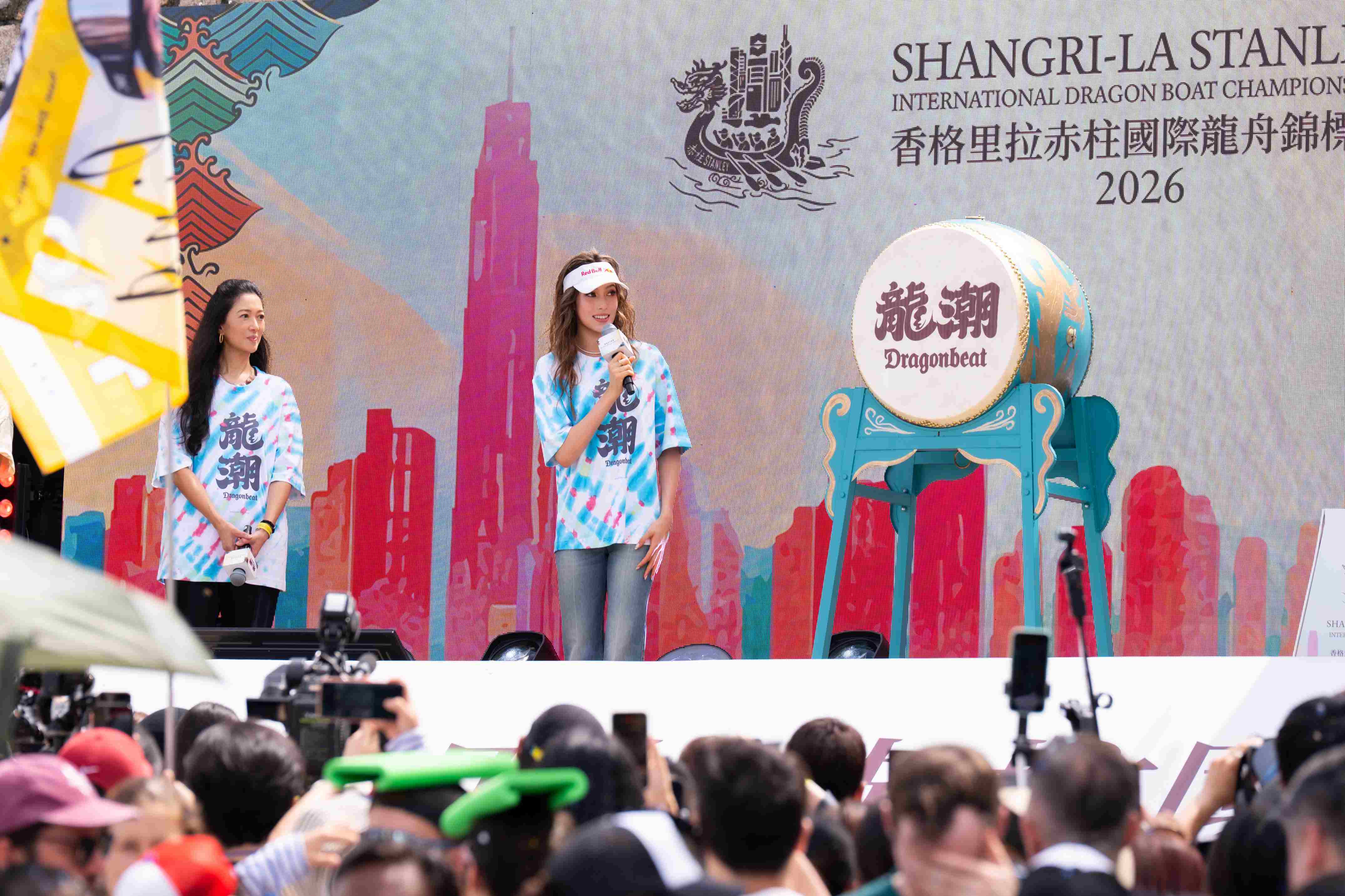 “Dragonbeat龙潮”启动仪式:(由左至右)香格里拉集团董事长及首席执行官郭惠光和香格里拉“Dragonbeat龙潮大使”谷爱凌