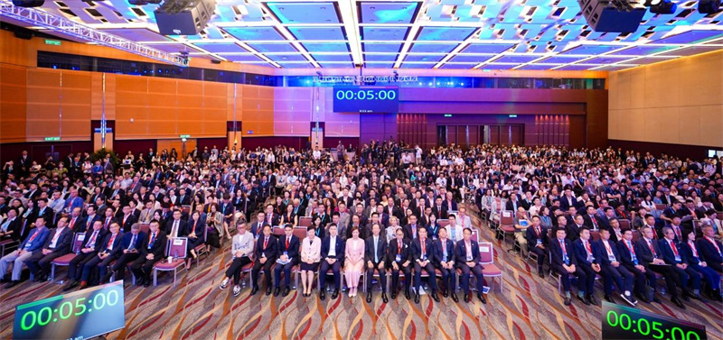 2026全球医疗峰会现场合影。主办方供图