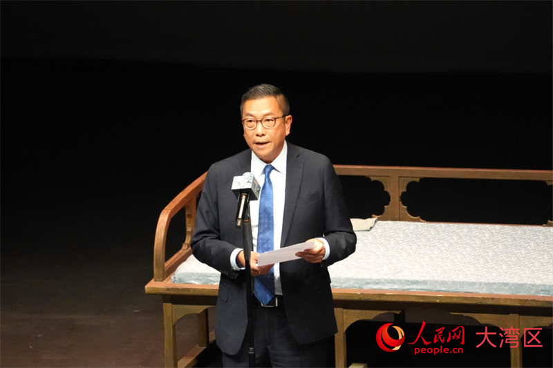全国政协常委、香港北京社团总会会长施荣怀致辞。人民网实习生 张雨洁摄