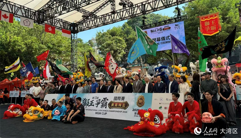 图为第13届“狮王争霸国际赛”开幕式，再度汇聚全球狮艺高手。人民网记者 富子梅摄