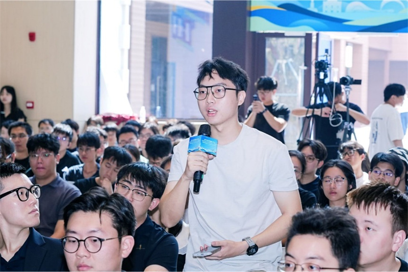图为讲坛吸引众多科技企业代表、科研机构人员、高校师生参与交流。澳门大学供图