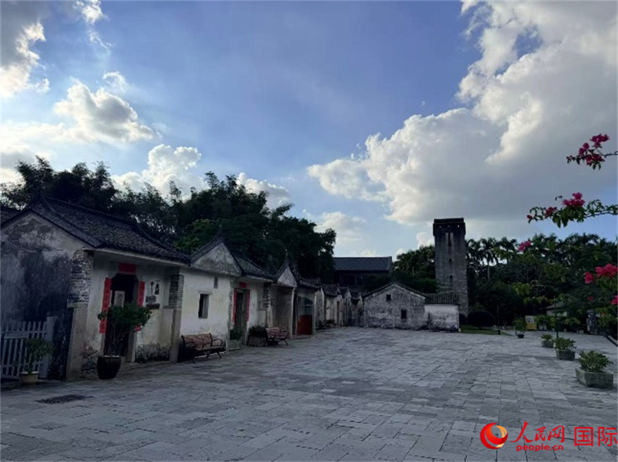 这是10月20日拍摄的深圳观澜版画原创基地的客家排屋。人民网记者 王晓霞摄