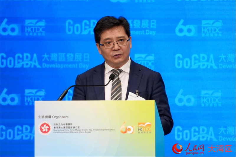 广东省商务厅厅长张劲松发表主旨演讲。人民网 张雨洁摄