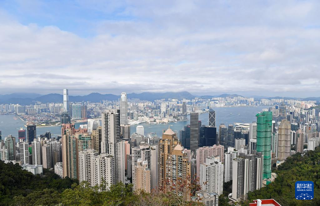 这是2025年2月1日拍摄的香港城市风光。新华社记者 陈铎 摄
